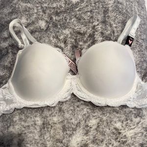 Victoria secret bra, new with tags.